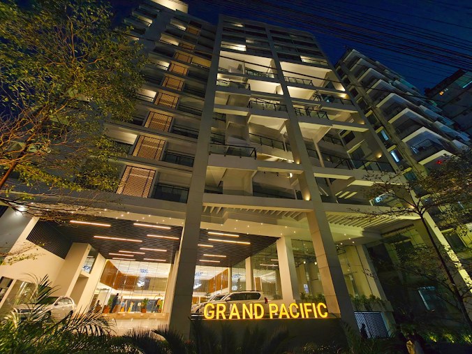 Hotel Grand Pacific, Dolphin Point Entrance