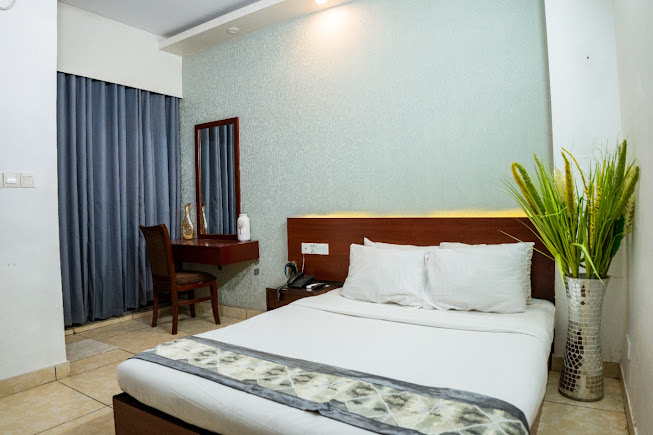 Laguna Beach Hotel & Resort, Sugandha Point Kolatoli,